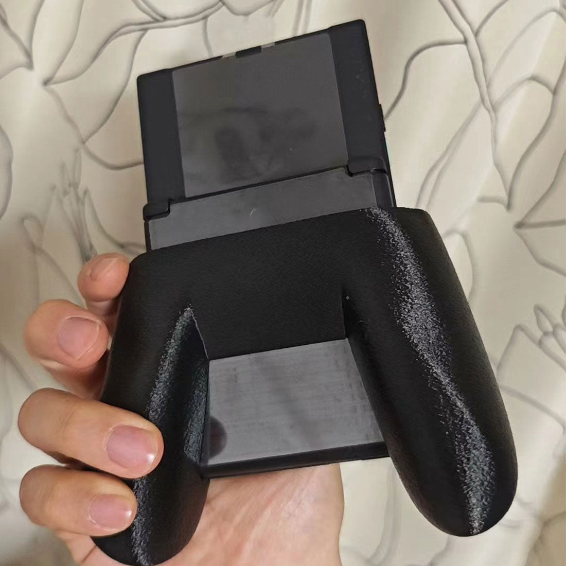 3D Printed Flexible Handle for Analogue Pocket Game Consoles